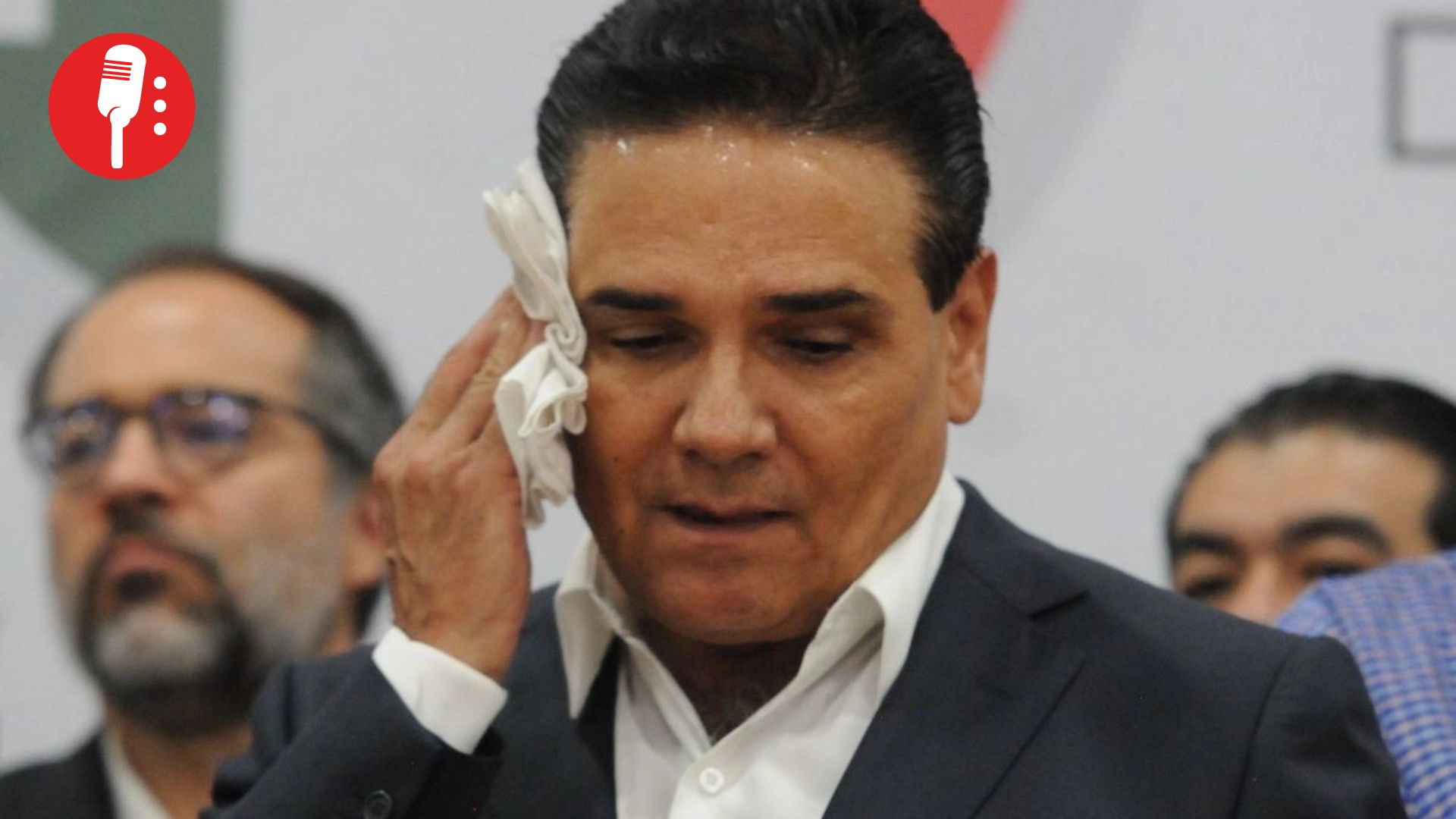 Niegan amparo a Silvano Aureoles; órdenes de aprehensión siguen vigentes