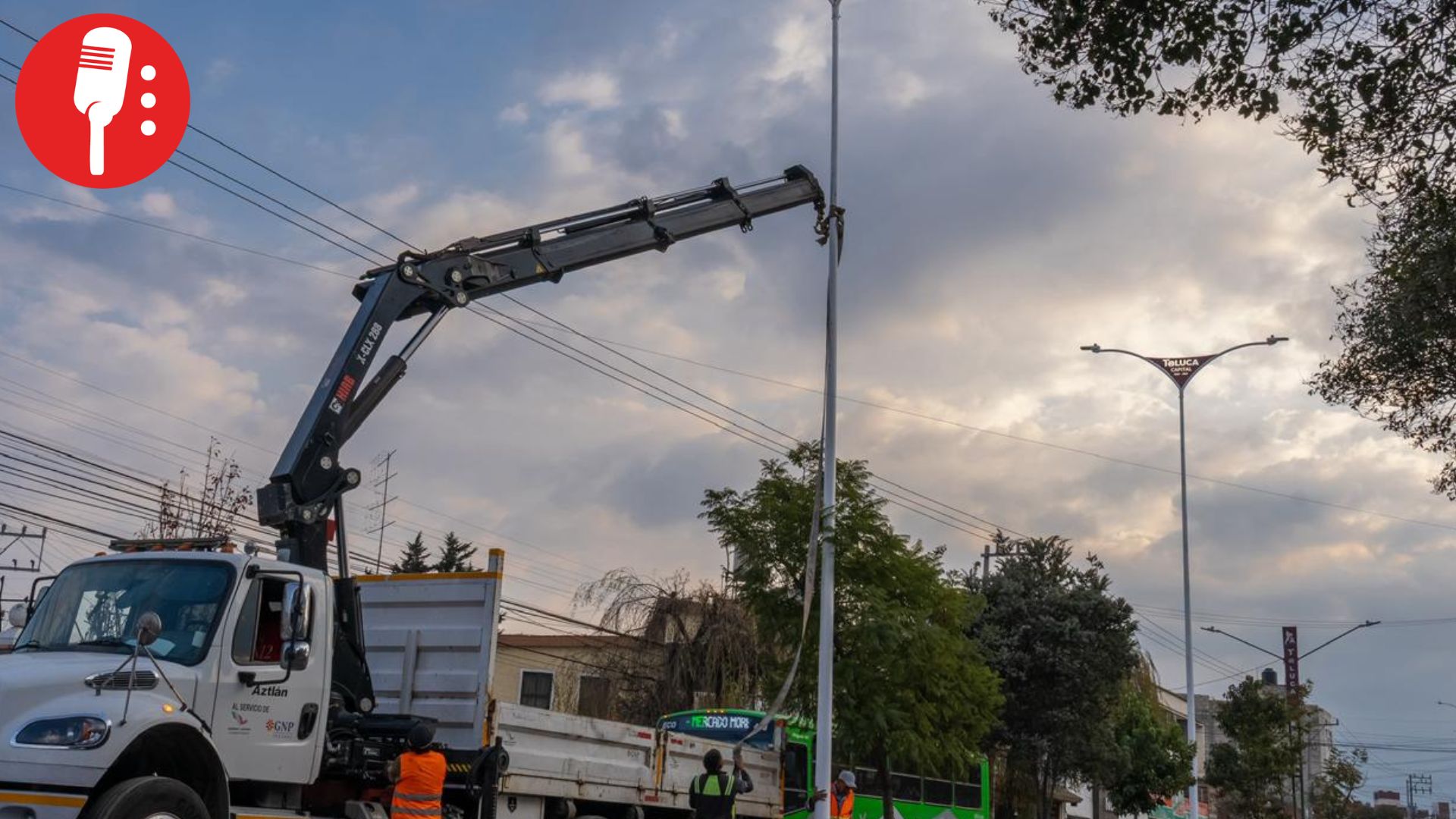 San Buenaventura se ilumina y fortalece seguridad en Toluca