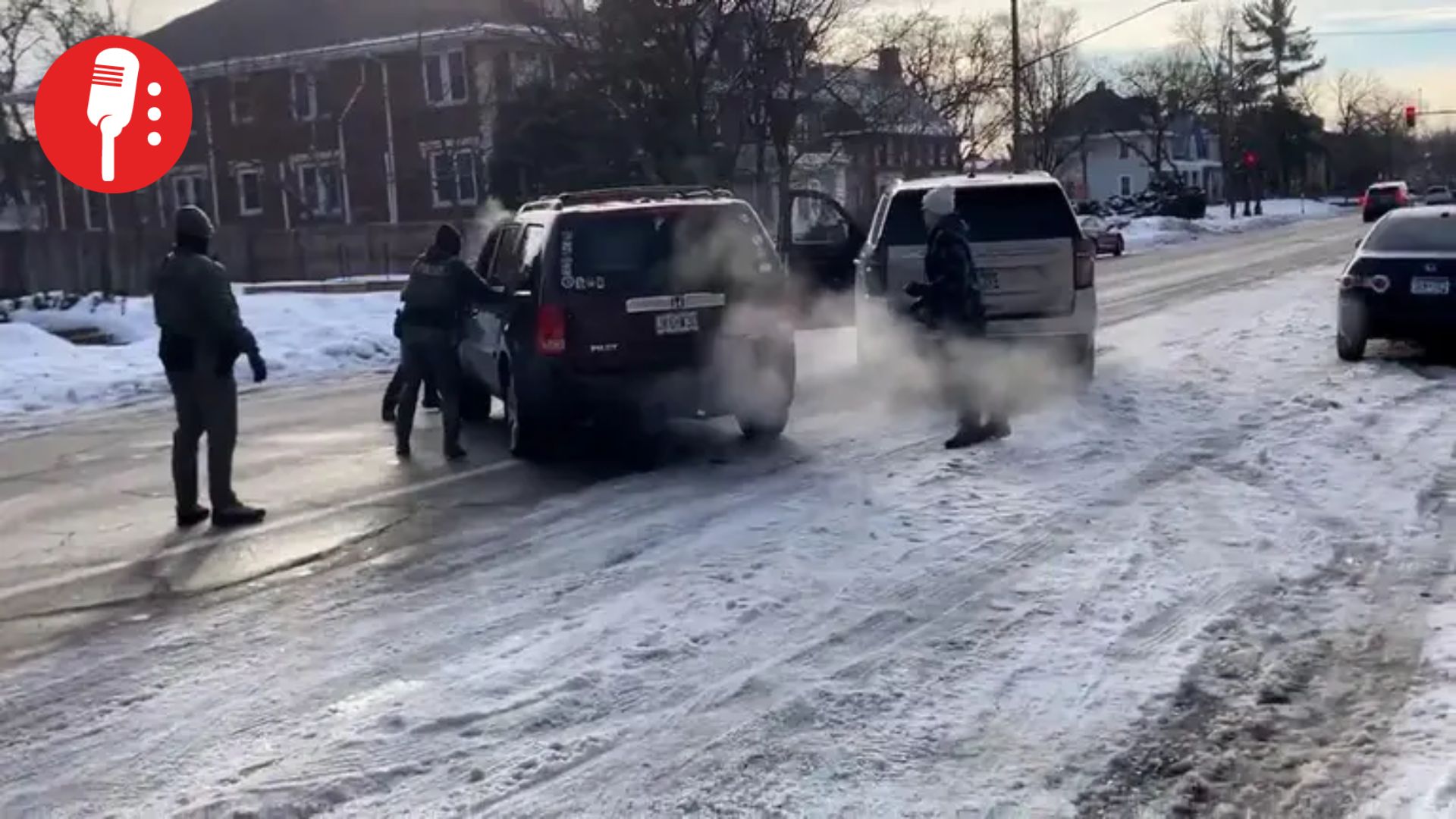 Agente del ICE asesina a Renee Good durante redada en Minneapolis; Trump lo respalda