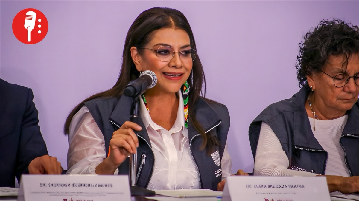 La Jefa de Gobierno, Clara Brugada, supervisa el primer simulacro metropolitano.